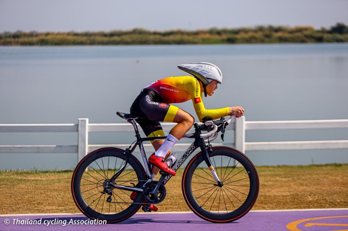 Маткаримов Шахрух на разделке 21,4 км, юниоры