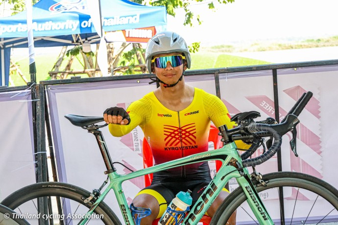 Данияр Велямов перед стартом разделки 42,8 км в категории Элита