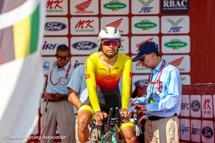Маткаримов Мухаммед Али - Under 23, разделка 32,1 км, на старте