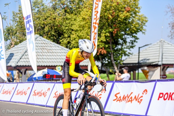 Маткаримов Шахрух после финиша разделки 21,4 км, юниоры