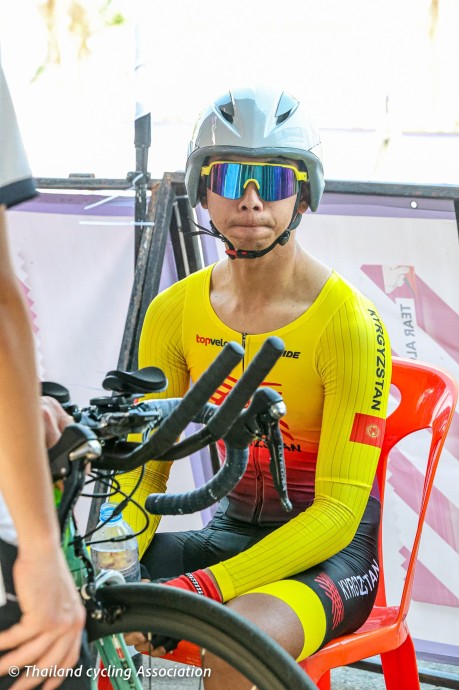 Данияр Велямов перед стартом разделки 42,8 км в категории Элита