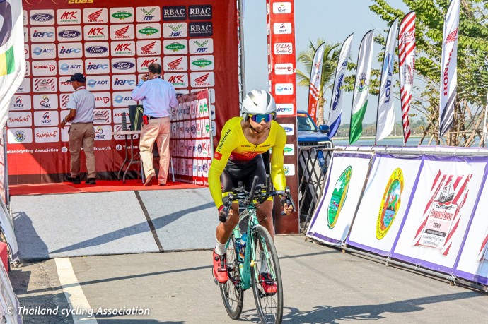 Данияр Велямов стартует на разделке 42,8 км в категории Элита